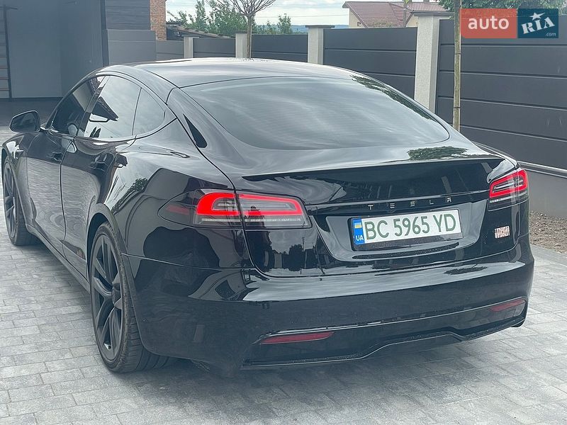 Лифтбек Tesla Model S 2023 в Львове