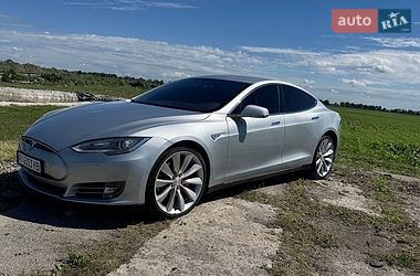 Лифтбек Tesla Model S 2015 в Киеве