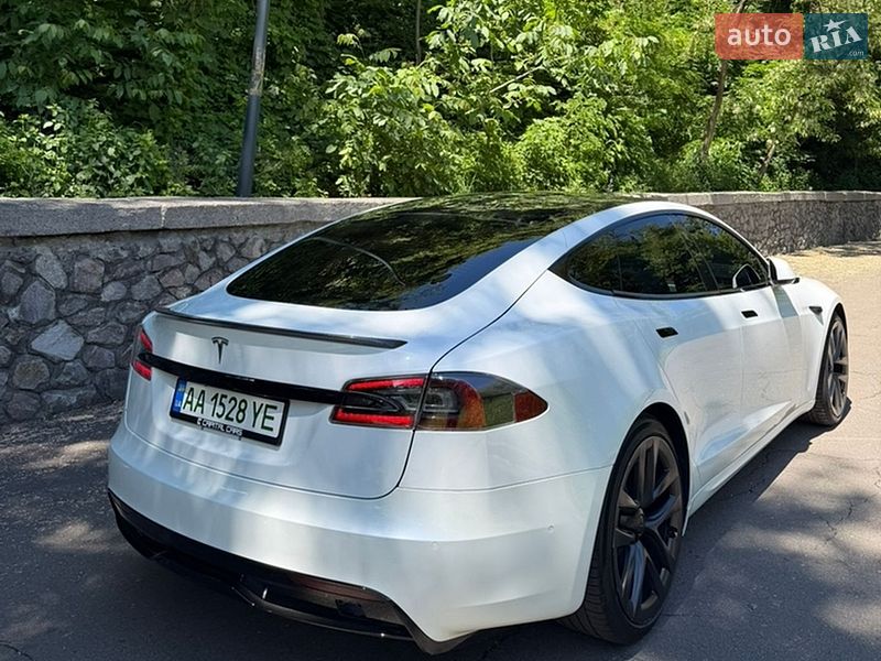 Ліфтбек Tesla Model S 2021 в Києві