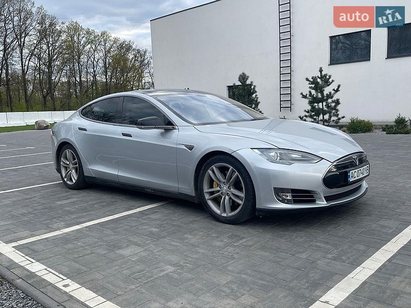 Лифтбек Tesla Model S 2012 в Луцке