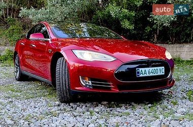 Лифтбек Tesla Model S 2015 в Киеве