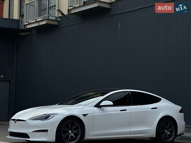 Лифтбек Tesla Model S 2022 в Николаеве