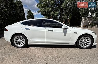 Лифтбек Tesla Model S 2018 в Кропивницком