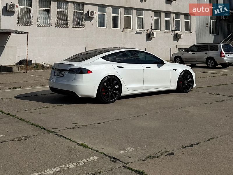 Лифтбек Tesla Model S 2019 в Одессе