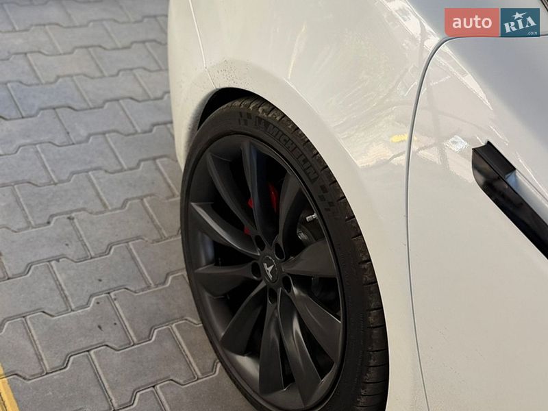 Лифтбек Tesla Model S 2019 в Одессе