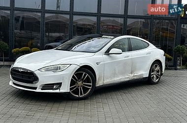 Лифтбек Tesla Model S 2013 в Львове