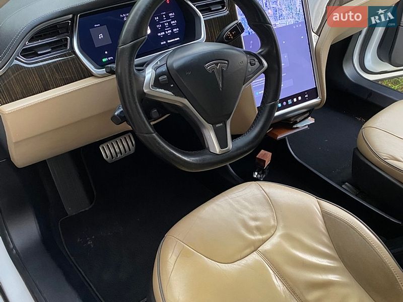 Лифтбек Tesla Model S 2012 в Овруче
