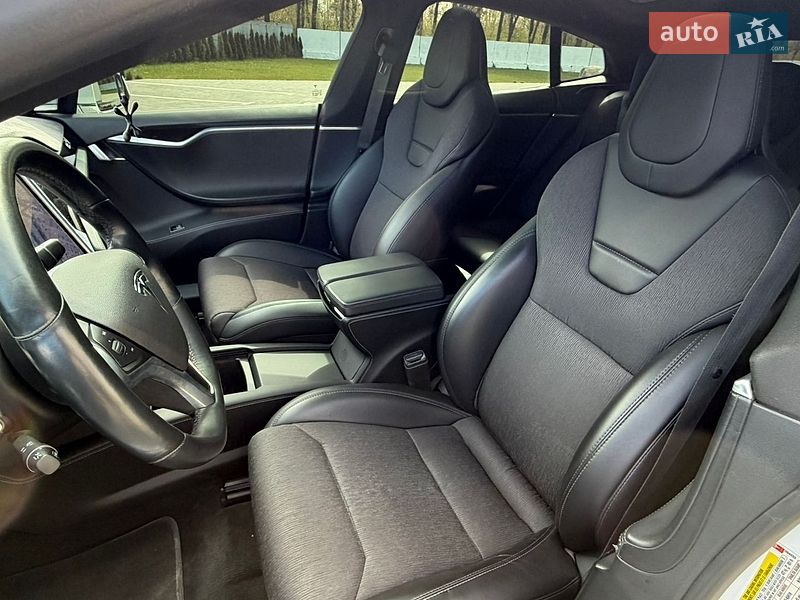 Лифтбек Tesla Model S 2017 в Луцке