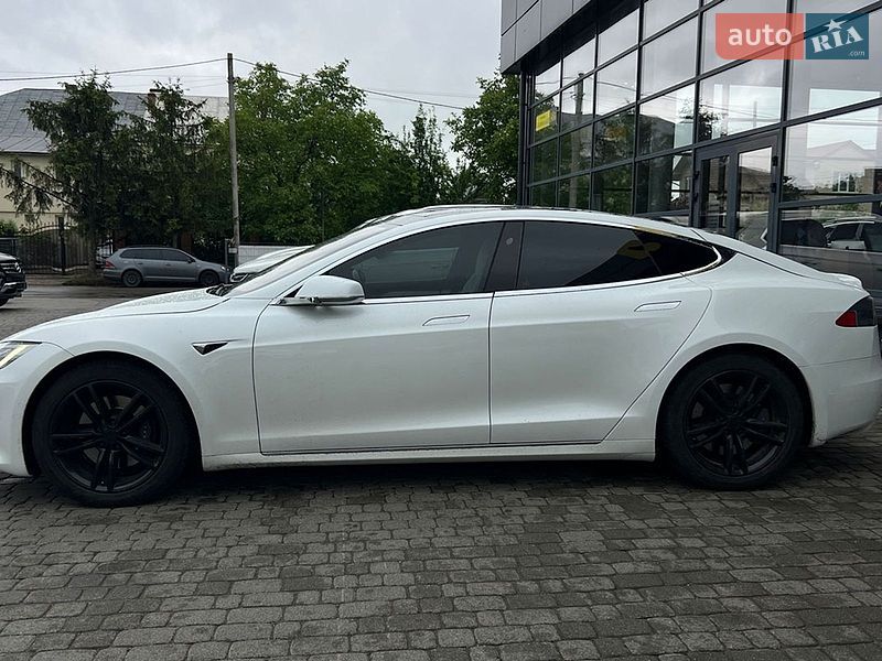 Лифтбек Tesla Model S 2019 в Ивано-Франковске
