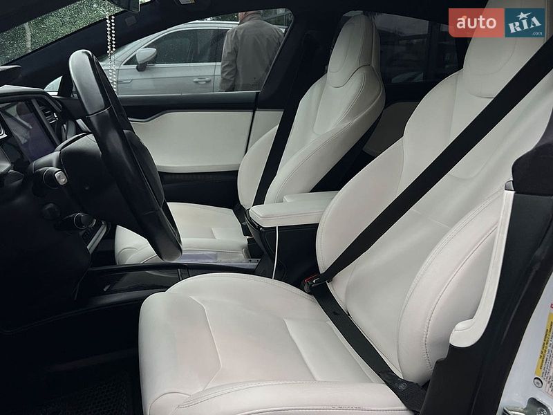 Лифтбек Tesla Model S 2019 в Ивано-Франковске