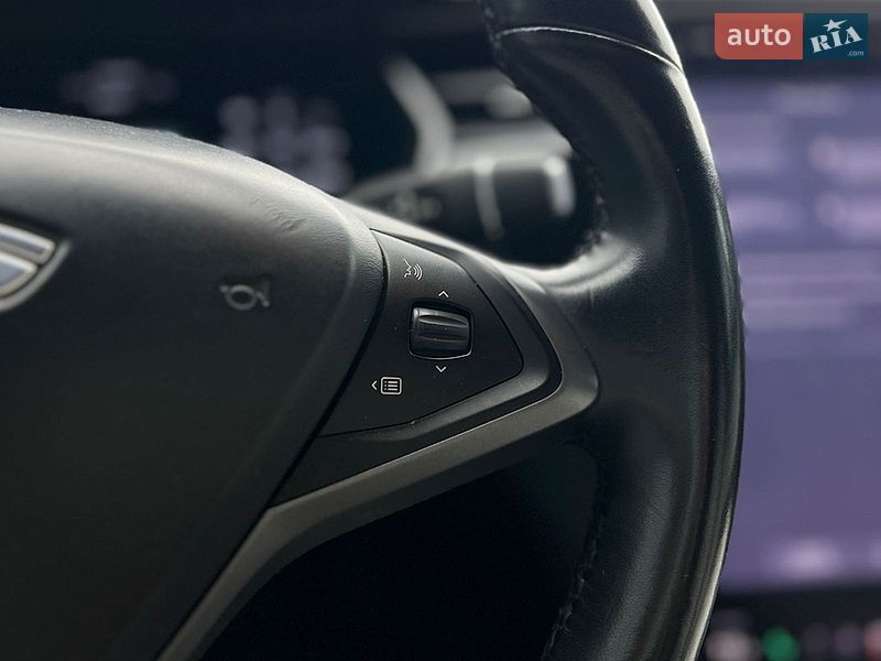 Лифтбек Tesla Model S 2019 в Ивано-Франковске