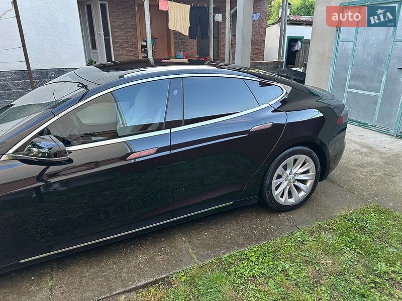 Ліфтбек Tesla Model S 2019 в Виноградові