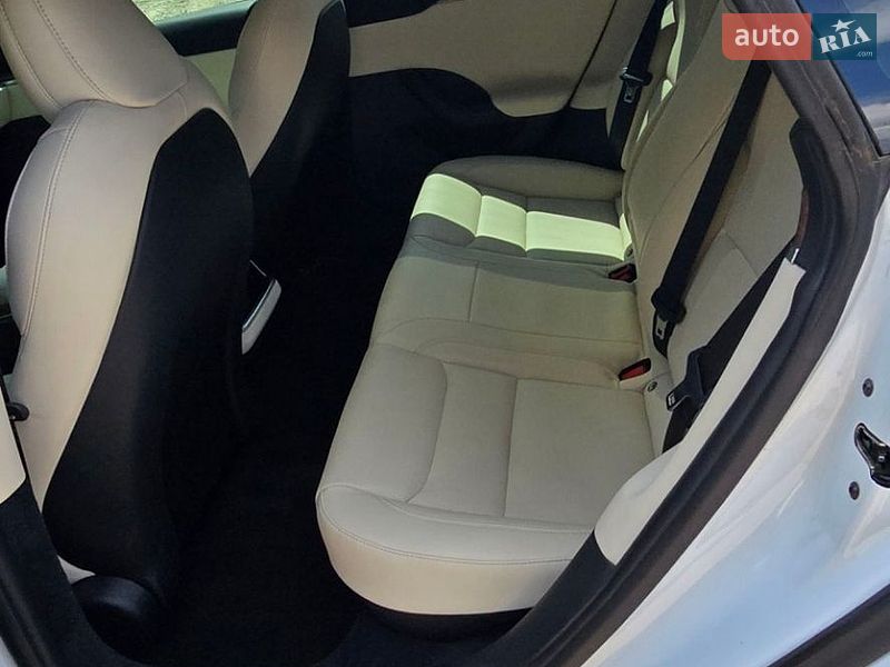 Ліфтбек Tesla Model S 2021 в Дніпрі