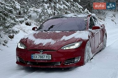 Ліфтбек Tesla Model S 2018 в Кам'янець-Подільському
