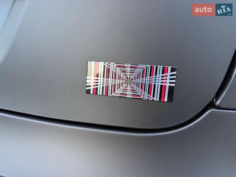 Лифтбек Tesla Model S 2024 в Киеве