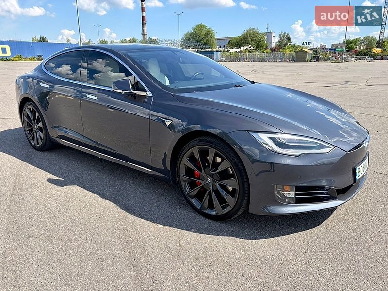 Лифтбек Tesla Model S 2020 в Днепре