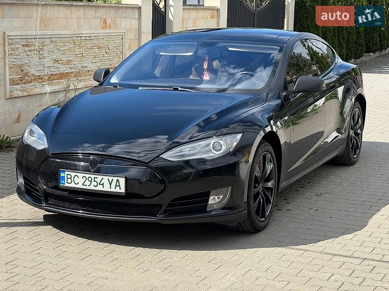 Tesla Model S 2014