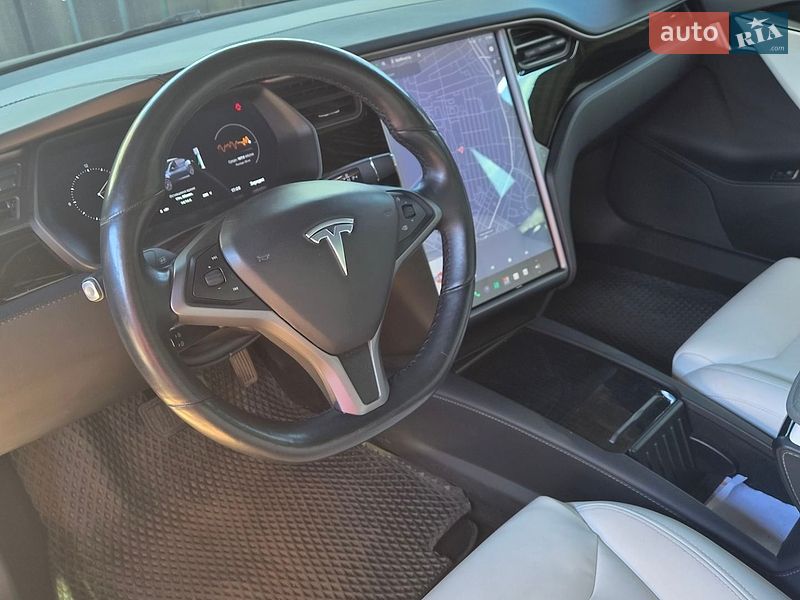 Ліфтбек Tesla Model S 2019 в Сумах