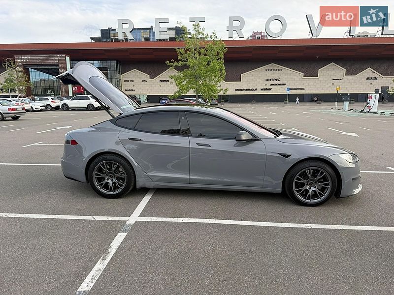 Лифтбек Tesla Model S 2021 в Киеве