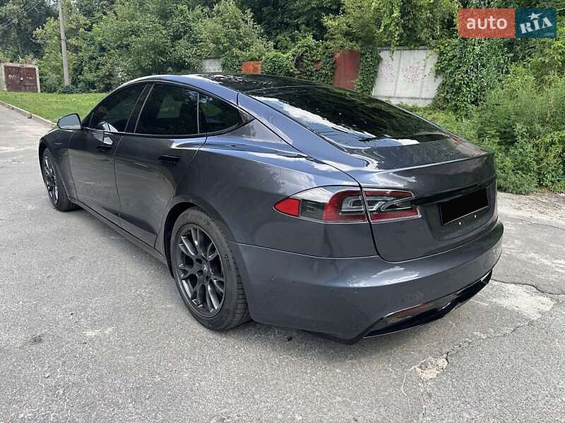 Лифтбек Tesla Model S 2021 в Киеве