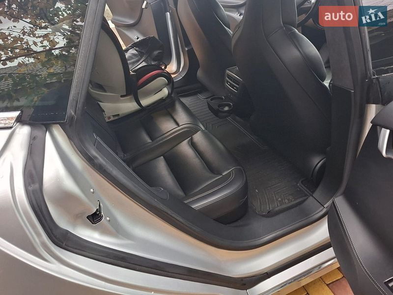 Лифтбек Tesla Model S 2018 в Татарбунарах фото 3 Лифтбек Tesla Model S 2018 в Татарбунарах
