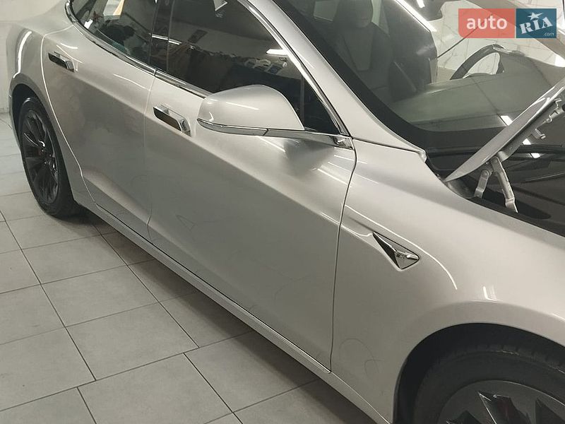 Лифтбек Tesla Model S 2018 в Татарбунарах фото 11 Лифтбек Tesla Model S 2018 в Татарбунарах