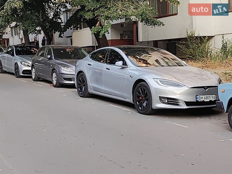 Лифтбек Tesla Model S 2018 в Татарбунарах фото 13 Лифтбек Tesla Model S 2018 в Татарбунарах