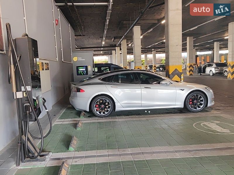 Лифтбек Tesla Model S 2018 в Татарбунарах фото 12 Лифтбек Tesla Model S 2018 в Татарбунарах