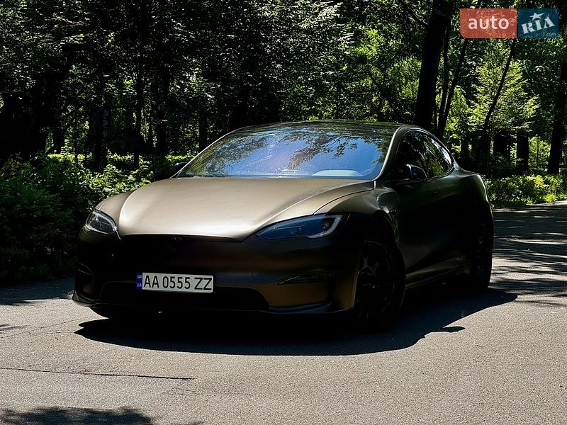 Лифтбек Tesla Model S 2023 в Киеве