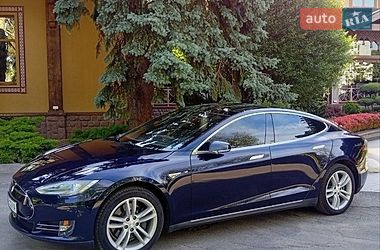 Ліфтбек Tesla Model S 2015 в Полтаві