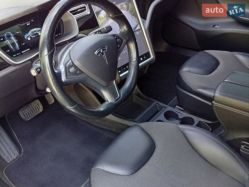 Ліфтбек Tesla Model S 2015 в Полтаві