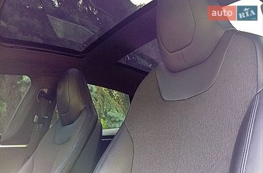 Ліфтбек Tesla Model S 2015 в Полтаві