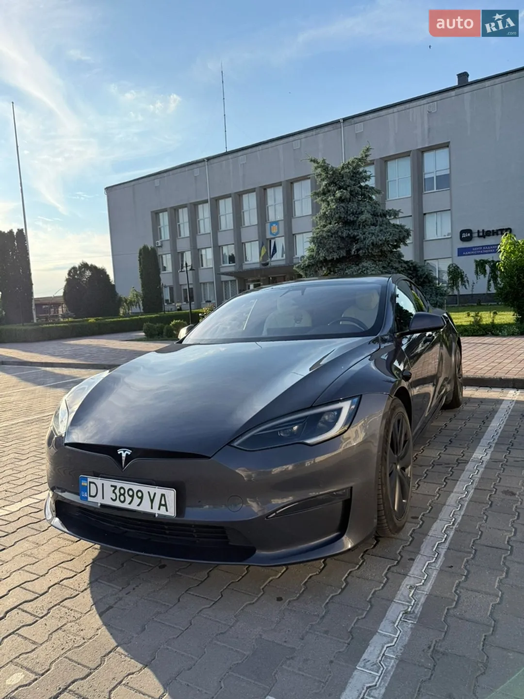 2022 Tesla Model S - фото 1
