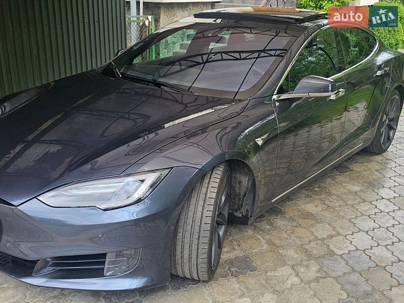 Ліфтбек Tesla Model S 2017 в Стрию фото 5 Ліфтбек Tesla Model S 2017 в Стрию