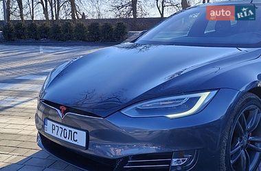Лифтбек Tesla Model S 2016 в Виннице