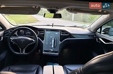 Лифтбек Tesla Model S 2015 в Львове