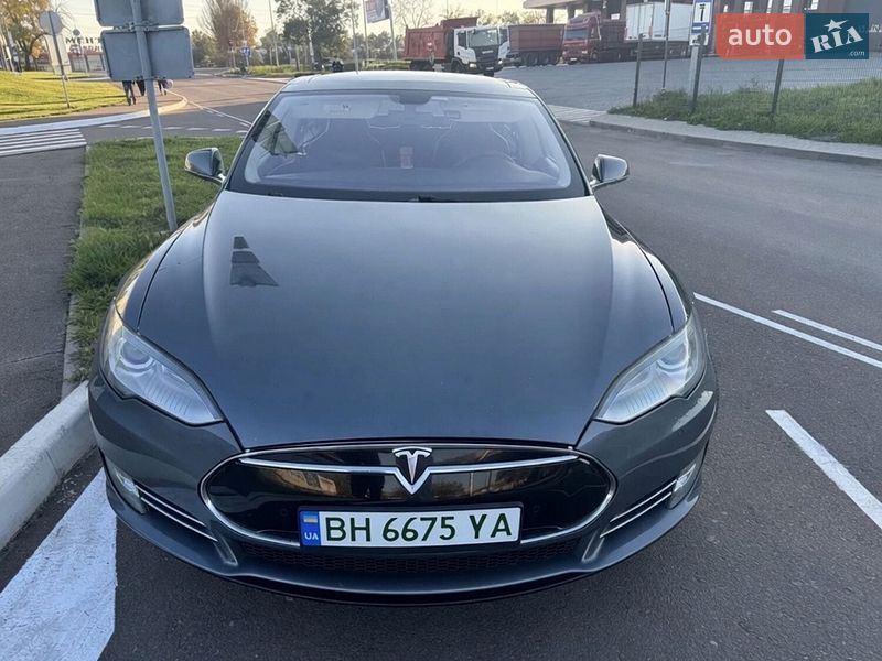 Ліфтбек Tesla Model S 2013 в Одесі