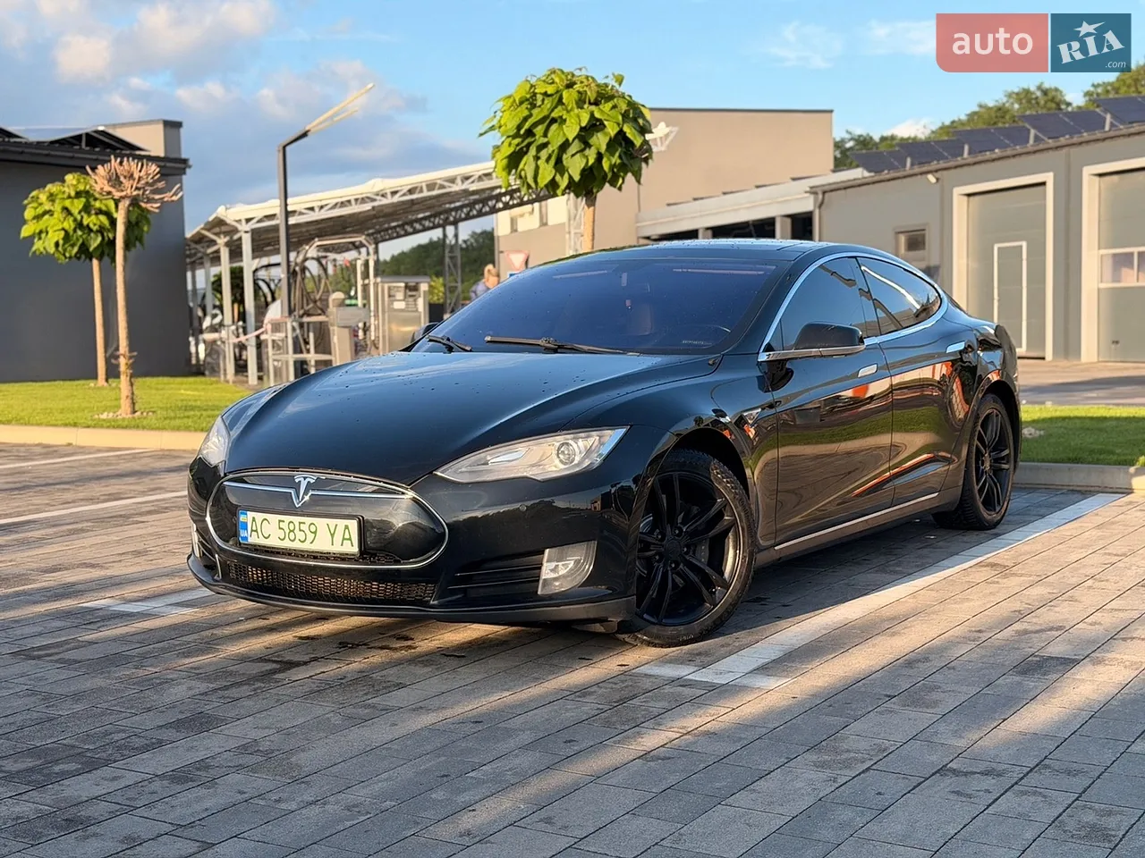2015 Tesla Model S - мініатюра 14