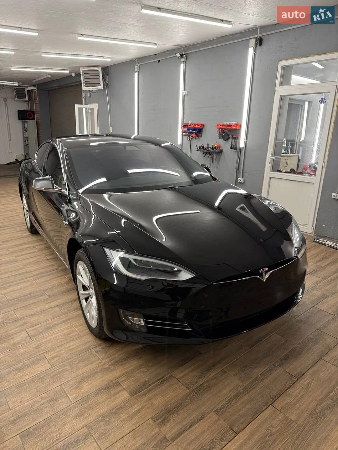 2017 Tesla Model S - фото 1