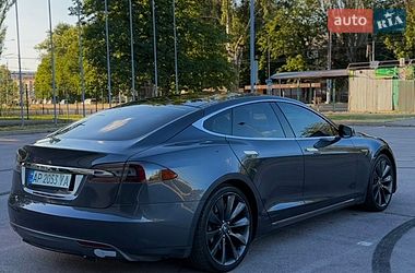 Ліфтбек Tesla Model S 2016 в Запоріжжі