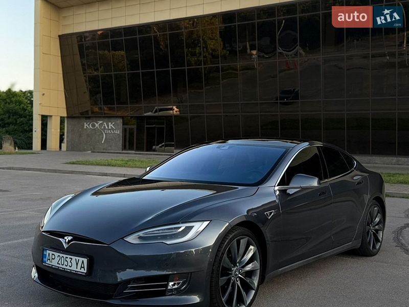 Ліфтбек Tesla Model S 2016 в Запоріжжі