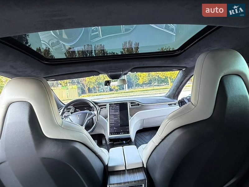 Лифтбек Tesla Model S 2016 в Запорожье