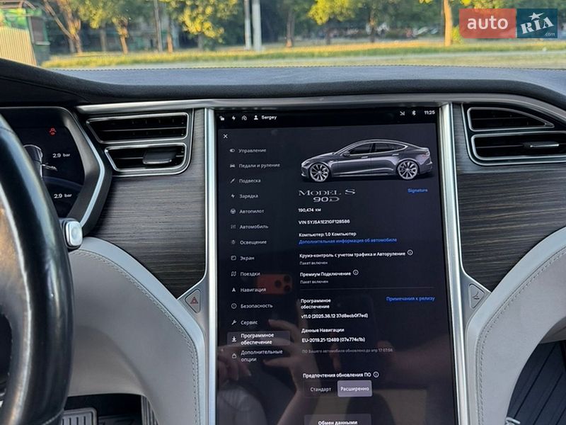 Ліфтбек Tesla Model S 2016 в Запоріжжі
