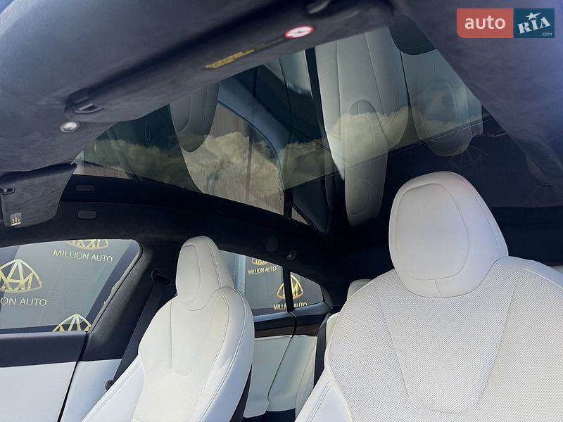 Лифтбек Tesla Model S 2022 в Киеве