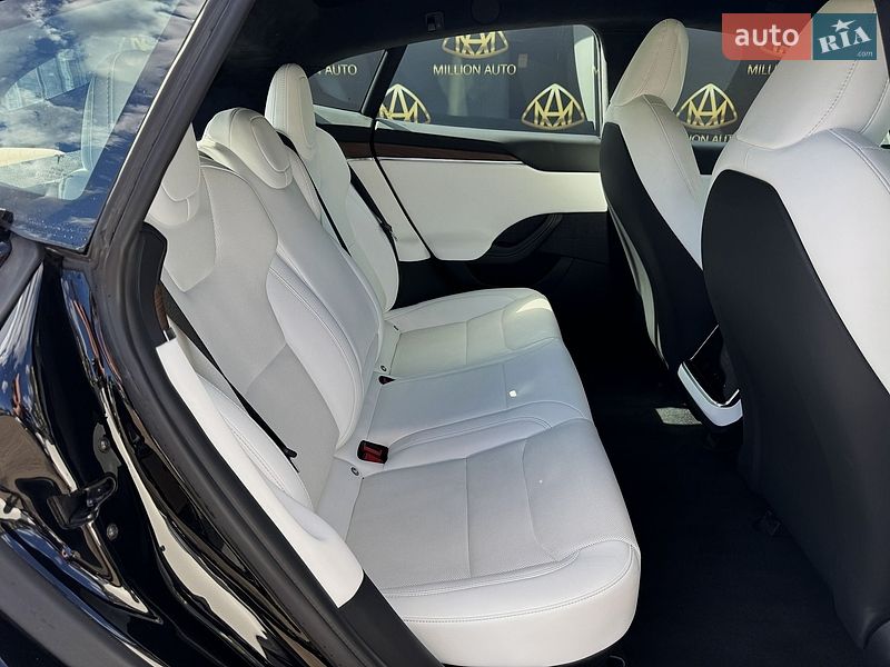 Лифтбек Tesla Model S 2022 в Киеве