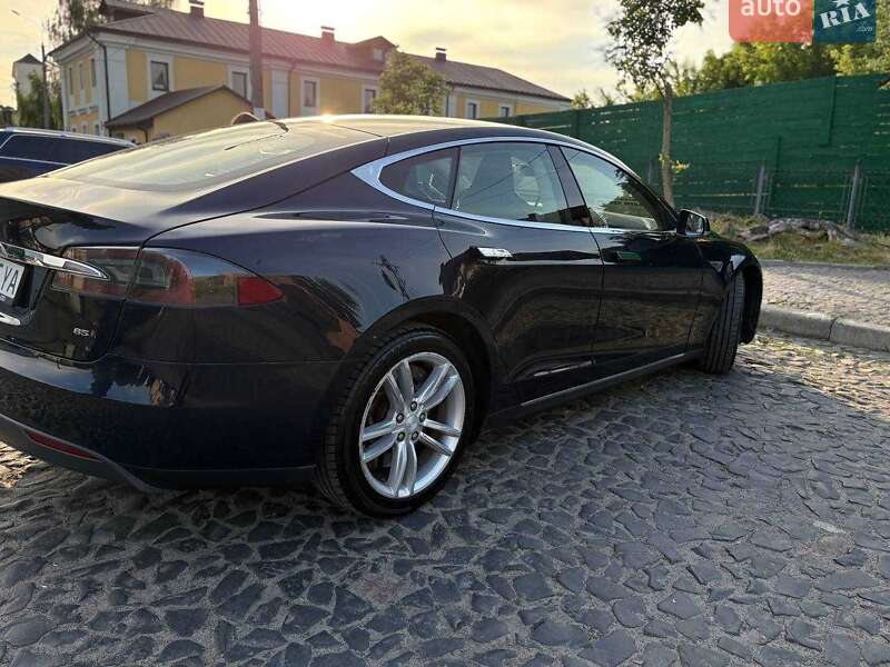 Ліфтбек Tesla Model S 2014 в Луцьку
