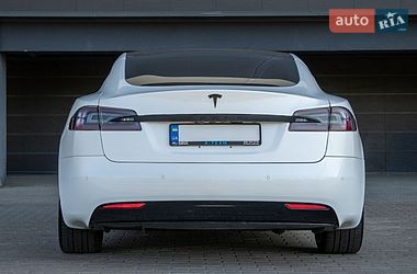 Лифтбек Tesla Model S 2017 в Киеве фото 3 Лифтбек Tesla Model S 2017 в Киеве