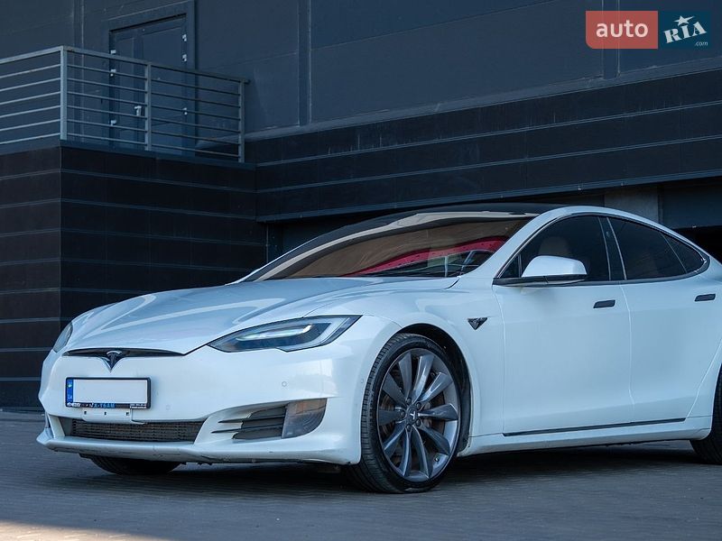 Лифтбек Tesla Model S 2017 в Киеве фото 4 Лифтбек Tesla Model S 2017 в Киеве
