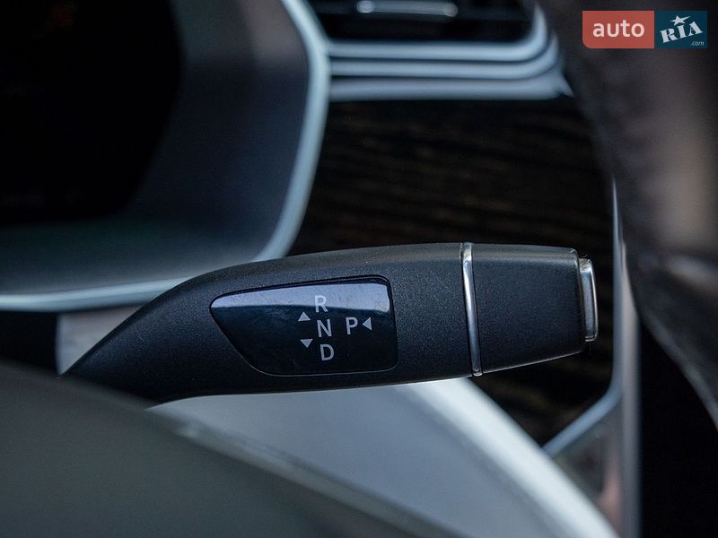 Лифтбек Tesla Model S 2017 в Киеве фото 24 Лифтбек Tesla Model S 2017 в Киеве