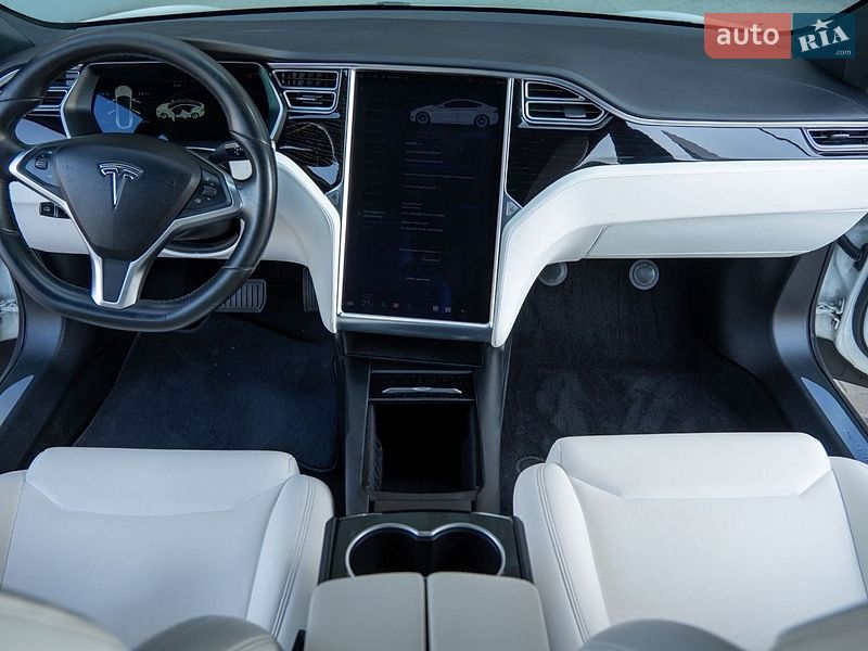 Лифтбек Tesla Model S 2017 в Киеве фото 29 Лифтбек Tesla Model S 2017 в Киеве